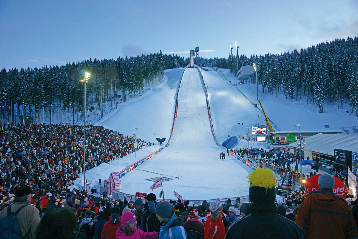 SP ve skocích na lyžích 2021/22: Klingenthal - informace a program
