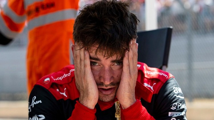 Leclerc nedokončil Velkou cenu Francie a krize Ferrari pokračuje