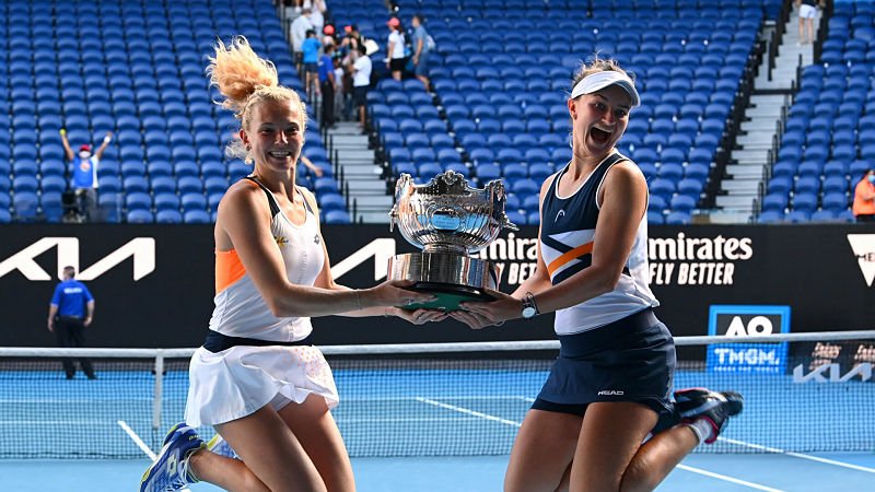 Konečně to klaplo i v Austrálii! Krejčíková se Siniakovou ovládly finále Australian Open