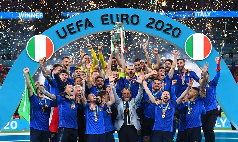 Italové slaví vítězství na EURO 2020