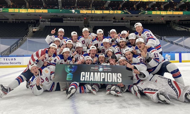Mladíci USA slaví vítězství na MS v hokeji do 20 let 2021