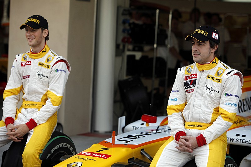 Grosjean s Alonsem během společného působení u Renaultu v roce 2009