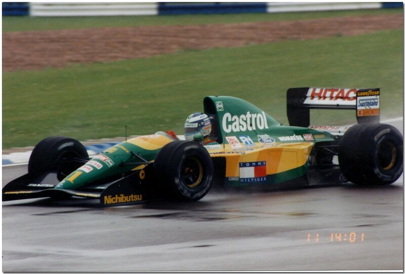 Mika Häkkinen s vozem stáje Lotus