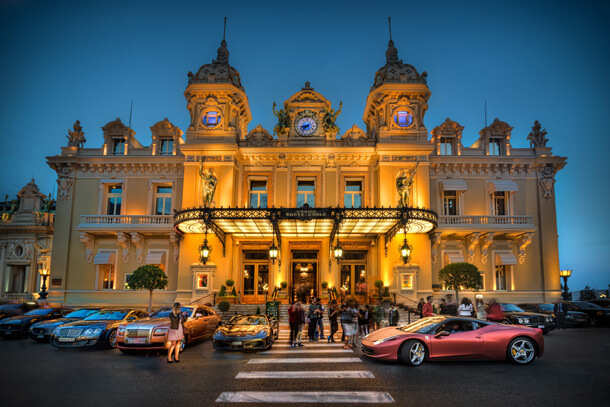 Obyvatelé Monaka si nezahrají v Monte Carlo casino